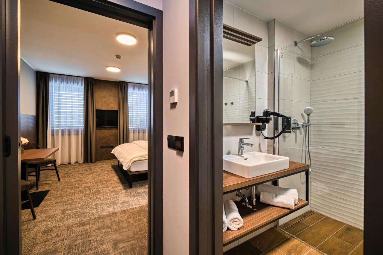 Aba Apartments 奥洛穆茨 外观 照片