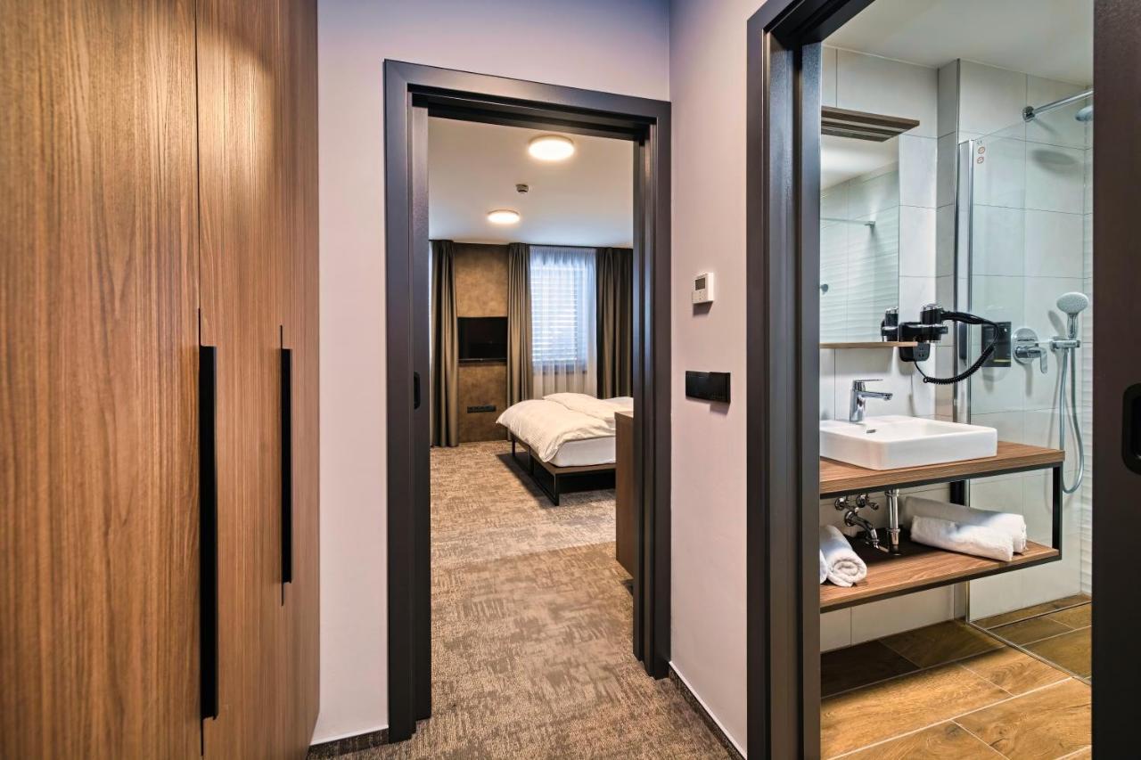 Aba Apartments 奥洛穆茨 外观 照片