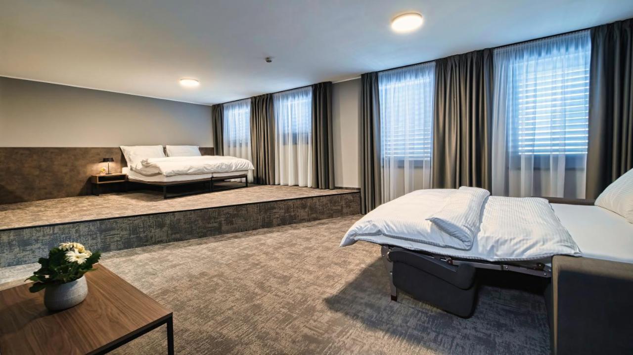 Aba Apartments 奥洛穆茨 外观 照片